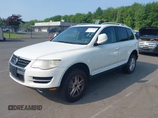 2008 Volkswagen Touareg V6 с VIN WVGBE77L18D040817, выставлен на аукционе IAAI как лот 42555188 с пробегом 202 942 миль миль и . История ставок и продаж доступна на DreamBid. Изображение 2.