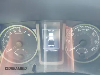2021 Toyota Tacoma SR z VIN 5TFCZ5AN1MX274315, wystawiony jako IAAI lot #42273054 z przebiegiem 67 863 mil mil oraz . Historia ofert i sprzedaży dostępna na DreamBid. Obrazek 7.