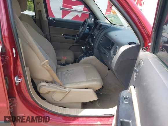 2014 Jeep Patriot Sport with VIN 1C4NJPBBXED617934, listed as a IAAI auction lot 42001839 with 117,306 mi miles. Bid and sale history available at carsss.com. Image 5.