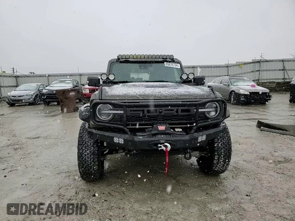 2024 Ford Bronco Raptor z VIN 1FMEE0RR5RLA40316, wystawiony jako Copart lot #85676734 z przebiegiem 7 194 mil mil oraz Szkoda całkowita • Salvage title. Historia ofert i sprzedaży dostępna na DreamBid. Obrazek 11.