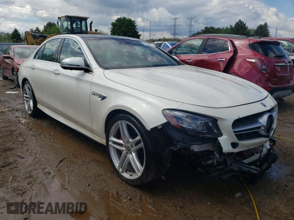 2019 Mercedes-Benz E 63 S AMG with VIN WDDZF8KB8KA517424, listed as a Copart auction lot 52583654 with 32,397 mi miles and . Bid and sale history available at DreamBid. Image 4.