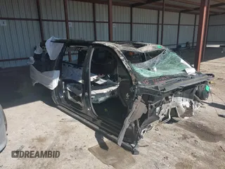 2019 GMC Yukon XL Denali with VIN 1GKS1HKJ2KR220057, listed as a IAAI auction lot 41382558 with 1 mi miles. Bid and sale history available at carsss.com. Image 1.