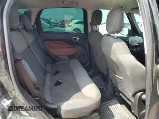 2014 FIAT 500L Trekking z VIN ZFBCFADH8EZ011075, wystawiony jako Copart lot #51542315 z przebiegiem 118 661 mil mil oraz Szkoda całkowita • Salvage title. Historia ofert i sprzedaży dostępna na DreamBid. Obrazek 10.