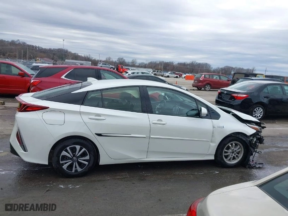 2018 Toyota Prius Prime Plus with VIN JTDKARFP4J3073788, listed as a IAAI auction lot 41521828 with NaN miles. Bid and sale history available at carsss.com. Image 14.