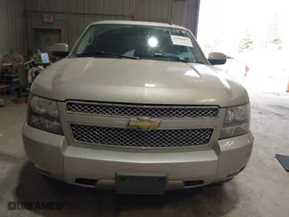 2009 Chevrolet Avalanche LT w/2LT with VIN 3GNFK22089G158390, listed as a IAAI auction lot 41868477 with 174,405 mi miles. Bid and sale history available at carsss.com. Image 12.