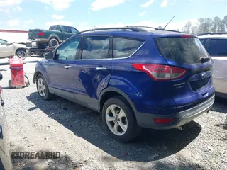 2013 Ford Escape SE z VIN 1FMCU0GX3DUB71422, wystawiony jako IAAI lot #42283894 z przebiegiem 99 536 mil mil oraz . Historia ofert i sprzedaży dostępna na DreamBid. Obrazek 3.