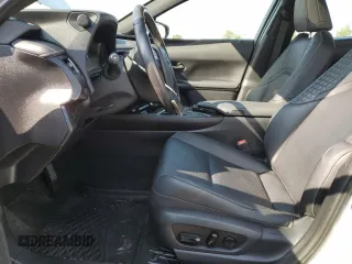 2022 Lexus UX 250h with VIN JTHP9JBH1N2060859, listed as a Copart auction lot 61948845 with 44,567 mi miles and Salvage title. Bid and sale history available at DreamBid. Image 7.