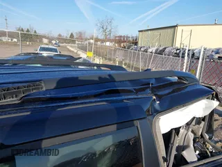 2018 Toyota Sienna XLE with VIN 5TDDZ3DC9JS207367, listed as a IAAI auction lot 41877615 with 104,500 mi miles. Bid and sale history available at carsss.com. Image 19.