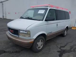2000 GMC Safari with VIN 1GKEL19W1YB519900, listed as a IAAI auction lot 41836122 with 209,302 mi miles. Bid and sale history available at carsss.com. Image 2.