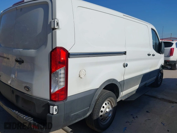 2020 Ford Transit Cargo z VIN 1FTBR2Y80LKA19838, wystawiony jako IAAI lot #41648913 z przebiegiem 60 789 mil mil oraz . Historia ofert i sprzedaży dostępna na DreamBid. Obrazek 4.