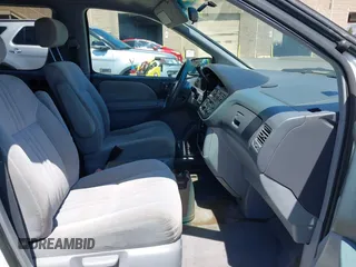 2000 Toyota Sienna CE z VIN 4T3GF19C8YU307987, wystawiony jako IAAI lot #42363309 z przebiegiem 179 374 mil mil oraz . Historia ofert i sprzedaży dostępna na DreamBid. Obrazek 5.
