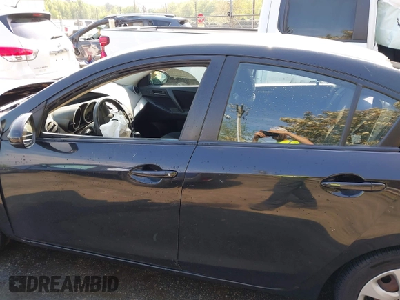 2012 Mazda 3 i Sport z VIN JM1BL1UG0C1530996, wystawiony jako IAAI lot #41987191 z przebiegiem 174 144 mil mil oraz . Historia ofert i sprzedaży dostępna na DreamBid. Obrazek 14.