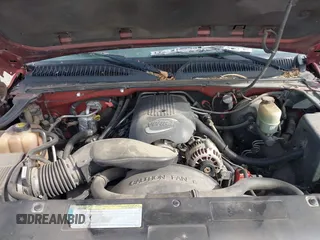 2001 Chevrolet Silverado 1500 LS with VIN 2GCEC19T111377779, listed as a IAAI auction lot 41922163 with 197,971 mi miles. Bid and sale history available at carsss.com. Image 10.