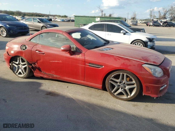 2016 Mercedes-Benz SLK-Class SLK 350 with VIN WDDPK5HA2GF116641, listed as a Copart auction lot 44751395 with 85,747 mi miles and Clean Title. Bid and sale history available at carsss.com. Image 4.