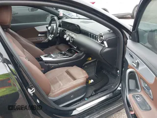 2021 Mercedes-Benz A 35 AMG z VIN W1K3G5BB1MJ322561, wystawiony jako IAAI lot #42210362 z przebiegiem 24 626 mil mil oraz . Historia ofert i sprzedaży dostępna na DreamBid. Obrazek 5.