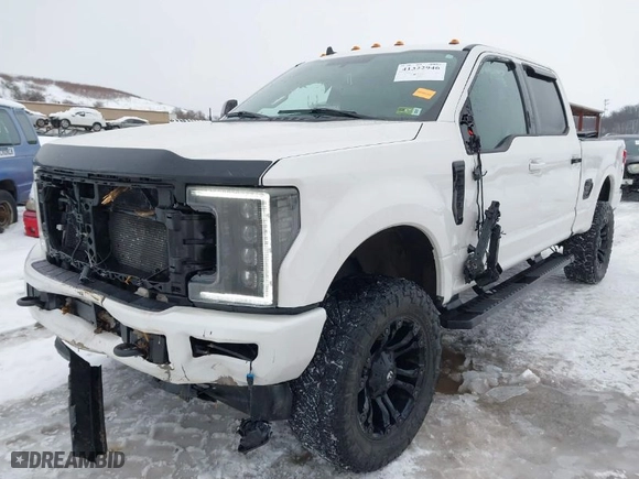 2019 Ford Super Duty F-250 SRW XL with VIN 1FT7W2BTXKEE81526, listed as a IAAI auction lot 41322946 with 37,948 mi miles. Bid and sale history available at carsss.com. Image 6.