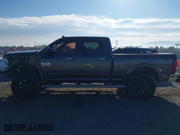 2018 Ram 2500 Big Horn with VIN 3C6UR5DL2JG217613, listed as a IAAI auction lot 41787606 with 101,712 mi miles. Bid and sale history available at carsss.com. Image 15.