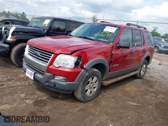 2006 Ford Explorer XLT z VIN 1FMEU73E46UB59076, wystawiony jako IAAI lot #42440539 z przebiegiem 166 077 mil mil oraz . Historia ofert i sprzedaży dostępna na DreamBid. Obrazek 17.