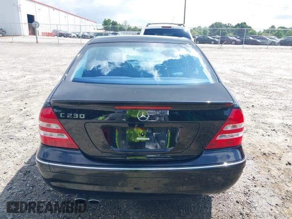 2007 Mercedes-Benz C 230 Sport с VIN WDBRF52H57E025736, выставлен на аукционе IAAI как лот 42541691 с пробегом 131 847 миль миль и . История ставок и продаж доступна на DreamBid. Изображение 16.