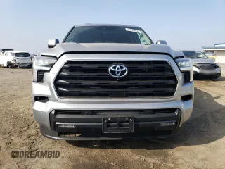 2024 Toyota Sequoia SR5 with VIN 7SVAAABA6RX042034, listed as a Copart auction lot 72643814 with 2,344 mi miles and Salvage Title. Bid and sale history available at carsss.com. Image 5.
