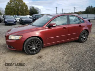 2011 Volvo S40 with VIN YV1672MS8B2545622, listed as a Copart auction lot 82236594 with 212,889 mi miles and Salvage Title. Bid and sale history available at carsss.com. Image 1.