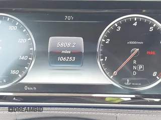 2017 Mercedes-Benz S 550 with VIN WDDUG8CBXHA323394, listed as a IAAI auction lot 42066543 with 106,253 mi miles and . Bid and sale history available at carsss.com. Image 15.