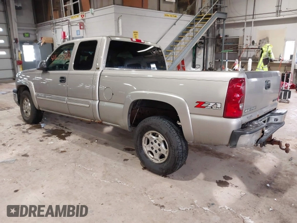 2003 Chevrolet Silverado 1500 with VIN 2GCEK19T731165314, listed as a IAAI auction lot 41605502 with 152,310 mi miles. Bid and sale history available at carsss.com. Image 3.