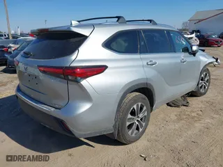 2020 Toyota Highlander XLE with VIN 5TDHZRBH4LS003176, listed as a IAAI auction lot 41696547 with 63,706 mi miles. Bid and sale history available at carsss.com. Image 4.