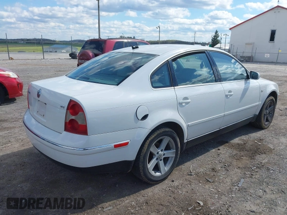 2004 Volkswagen Passat GLX with VIN WVWRH63B64P150935, listed as a IAAI auction lot 42064933 with 174,357 mi miles and . Bid and sale history available at DreamBid. Image 4.