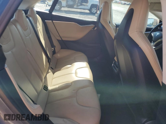 2013 Tesla Model S z VIN 5YJSA1CN6DFP03404, wystawiony jako Copart lot #60239535 z przebiegiem 103 800 mil mil oraz Czysty tytuł • Clean title. Historia ofert i sprzedaży dostępna na DreamBid. Obrazek 11.