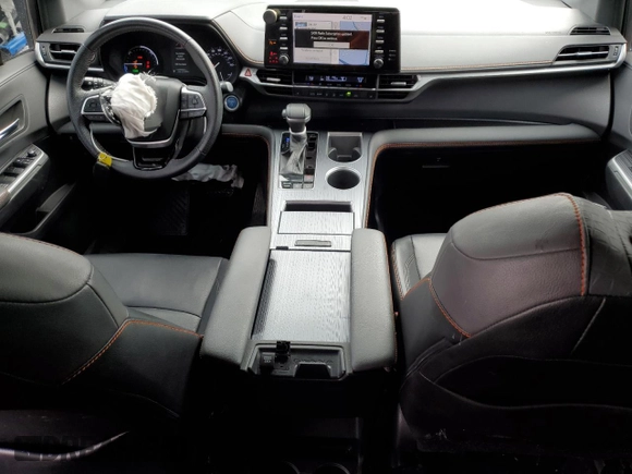 2021 Toyota Sienna XSE with VIN 5TDXRKEC6MS025572, listed as a Copart auction lot 44276735 with 87,398 mi miles and Salvage Title. Bid and sale history available at DreamBid. Image 8.