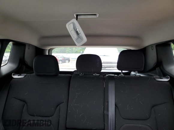 2022 Jeep Renegade Latitude with VIN ZACNJDB12NPN70337, listed as a Copart auction lot 59698525 with 45,255 mi miles and Salvage title. Bid and sale history available at DreamBid. Image 10.