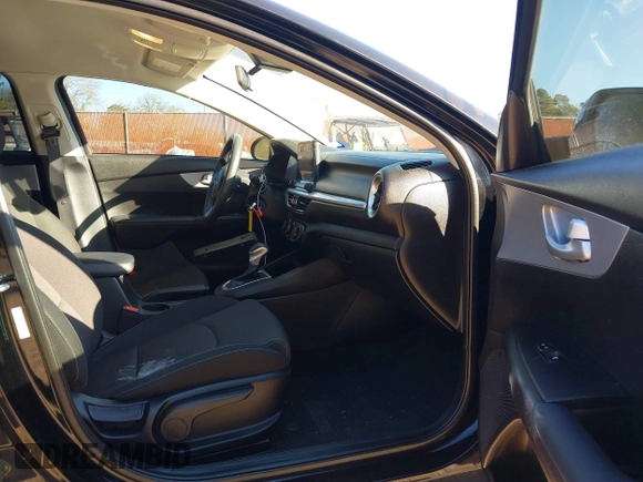 2023 Kia Forte LXS with VIN 3KPF24AD8PE653786, listed as a IAAI auction lot 41724948 with 27,598 mi miles and . Bid and sale history available at DreamBid. Image 5.