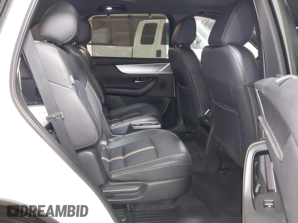 2024 Mazda CX-90 S Premium z VIN JM3KKDHCXR1103272, wystawiony jako IAAI lot #40301969 z przebiegiem 5 235 mil mil oraz . Historia ofert i sprzedaży dostępna na DreamBid. Obrazek 8.