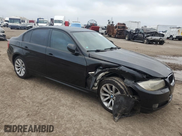 2011 BMW 3 Series 328i xDrive z VIN WBAPK7C54BF195834, wystawiony jako Copart lot #51740295 z przebiegiem 146 972 mil mil oraz Szkoda całkowita • Salvage title. Historia ofert i sprzedaży dostępna na DreamBid. Obrazek 4.