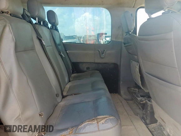 2017 Ford Transit XL z VIN 1FBZX2YMXHKA76173, wystawiony jako Copart lot #61798085 z przebiegiem 134 527 mil mil oraz Czysty tytuł • Clean title. Historia ofert i sprzedaży dostępna na DreamBid. Obrazek 11.