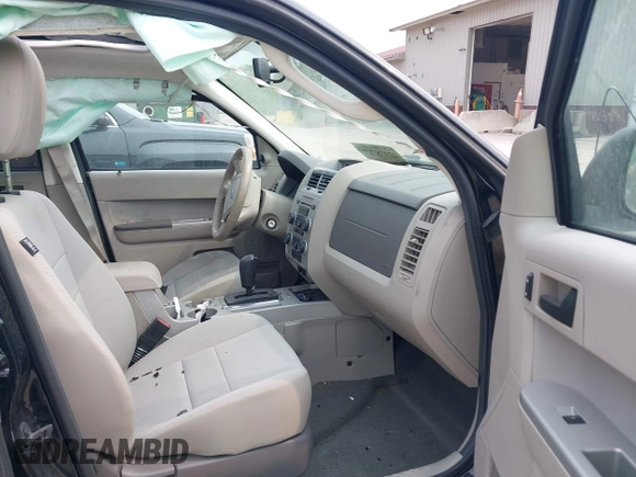 2012 Ford Escape XLT z VIN 1FMCU0DG3CKB39813, wystawiony jako IAAI lot #42378765 z przebiegiem 91 714 mil mil oraz . Historia ofert i sprzedaży dostępna na DreamBid. Obrazek 5.