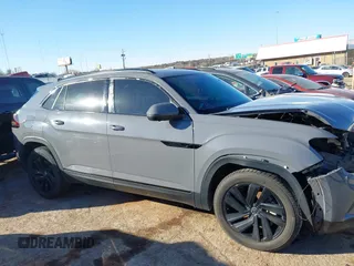 2021 Volkswagen Atlas SEL Premium with VIN 1V2TE2CAXMC215550, listed as a IAAI auction lot 41579665 with 55,264 mi miles and . Bid and sale history available at DreamBid. Image 13.