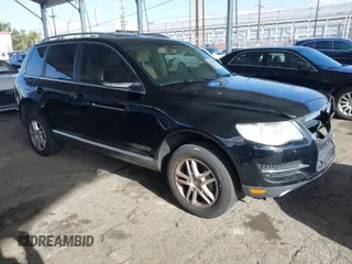 2008 Volkswagen Touareg 2 V6 with VIN WVGBE77L98D076917, listed as a IAAI auction lot 41934902 with 193,481 mi miles. Bid and sale history available at carsss.com. Image 1.