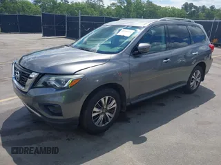 2018 Nissan Pathfinder S z VIN 5N1DR2MM9JC614833, wystawiony jako IAAI lot #42166948 z przebiegiem 157 647 mil mil oraz . Historia ofert i sprzedaży dostępna na DreamBid. Obrazek 2.