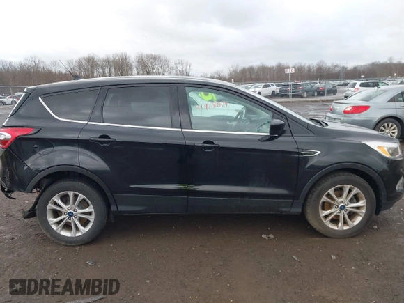 2019 Ford Escape SE with VIN 1FMCU0GD4KUA60347, listed as a IAAI auction lot 41918075 with 27,695 mi miles. Bid and sale history available at carsss.com. Image 13.
