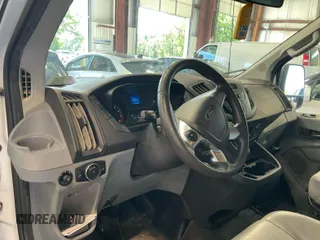 2016 Ford Transit Cargo z VIN 1FTYE1YM5GKB30355, wystawiony jako IAAI lot #42413496 z przebiegiem 137 864 mil mil oraz . Historia ofert i sprzedaży dostępna na DreamBid. Obrazek 1.