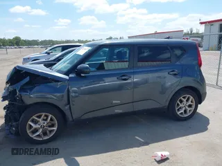2020 Kia Soul S with VIN KNDJ23AU8L7073811, listed as a IAAI auction lot 39234877 with 42,594 mi miles. Bid and sale history available at carsss.com. Image 14.