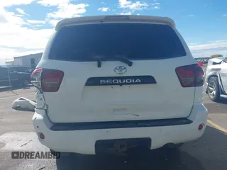 2018 Toyota Sequoia SR5 with VIN 5TDBY5G10JS165042, listed as a IAAI auction lot 40629447 with 89,706 mi miles. Bid and sale history available at carsss.com. Image 17.
