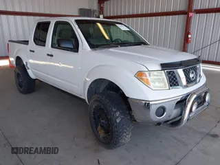 2006 Nissan Frontier SE z VIN 1N6AD07U06C469157, wystawiony jako IAAI lot #42249320 z przebiegiem 189 936 mil mil oraz . Historia ofert i sprzedaży dostępna na DreamBid. Obrazek 1.