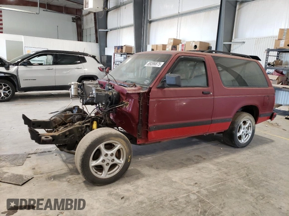 1990 Chevrolet Blazer z VIN 1GNCT18Z3L0102885, wystawiony jako Copart lot #89399875 z przebiegiem 176 063 mil mil oraz Szkoda całkowita • Salvage title. Historia ofert i sprzedaży dostępna na DreamBid. Obrazek 1.