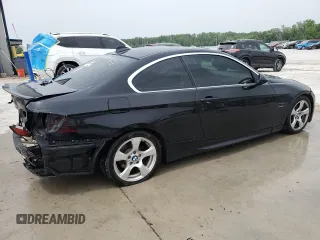 2009 BMW 3 Series 328i xDrive z VIN WBAWC33509P470248, wystawiony jako Copart lot #56747465 z przebiegiem 130 161 mil mil oraz Szkoda całkowita • Salvage title. Historia ofert i sprzedaży dostępna na DreamBid. Obrazek 3.