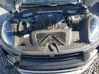 2022 Porsche Macan Turbo with VIN WP1AF2A58NLB32002, listed as a Copart auction lot 81037424 with 16,264 mi miles and Salvage title. Bid and sale history available at DreamBid. Image 7.