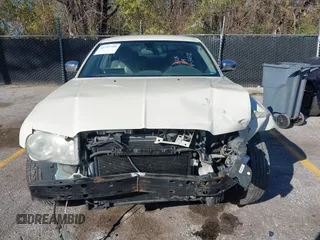 2006 Chrysler 300 C with VIN 2C3LK63HX6H345072, listed as a IAAI auction lot 40737720 with 163,544 mi miles. Bid and sale history available at carsss.com. Image 13.