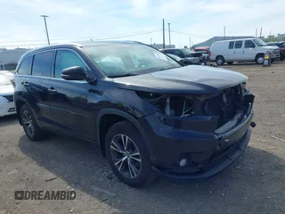 2016 Toyota Highlander XLE z VIN 5TDJKRFH3GS269861, wystawiony jako IAAI lot #42199493 z przebiegiem 94 237 mil mil oraz . Historia ofert i sprzedaży dostępna na DreamBid. Obrazek 1.